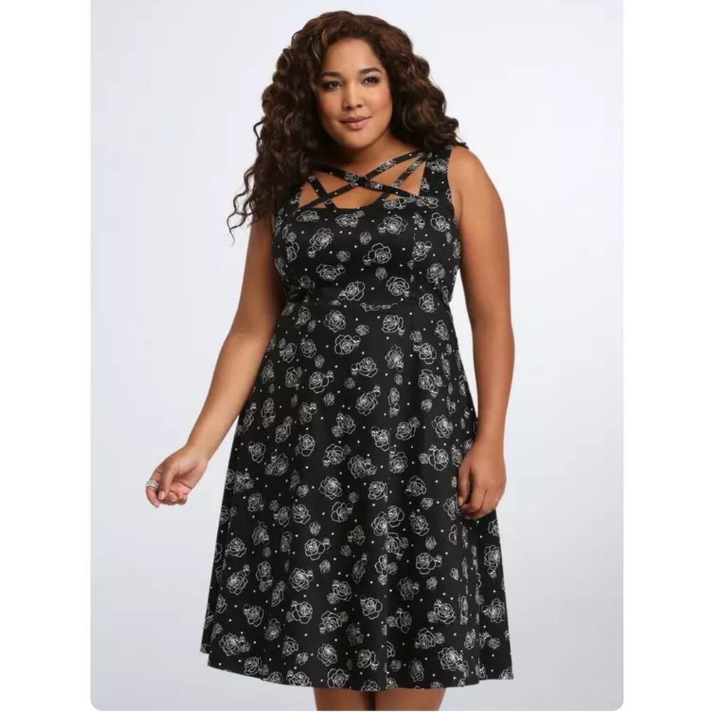 Torrid Rose Skull Lattice Front Swing Dress Womens 18 goth gothcore edgy